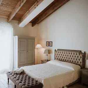  Alloggio per agriturismo Parco Di Montebello Italia